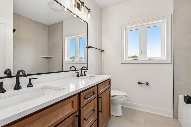17530 Northview Drive, Urbandale, IA 50323