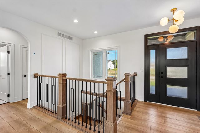 17530 Northview Drive, Urbandale, IA 50323