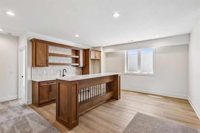 17530 Northview Drive, Urbandale, IA 50323