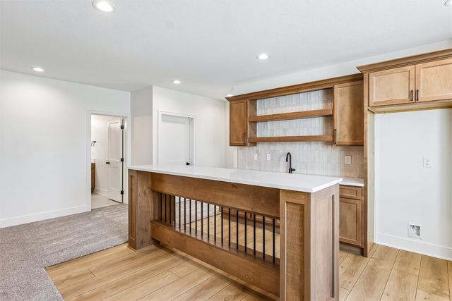 17530 Northview Drive, Urbandale, IA 50323