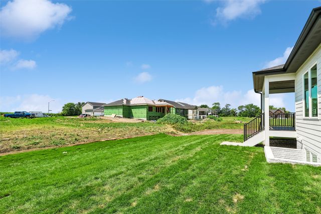 17530 Northview Drive, Urbandale, IA 50323