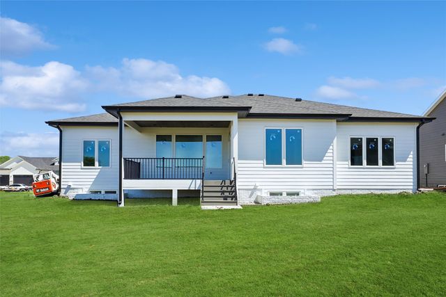 17530 Northview Drive, Urbandale, IA 50323