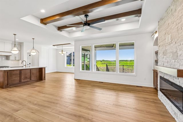 17530 Northview Drive, Urbandale, IA 50323
