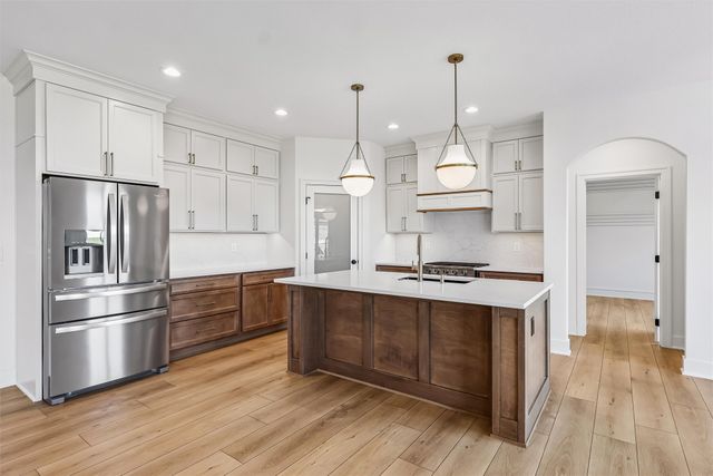 17530 Northview Drive, Urbandale, IA 50323