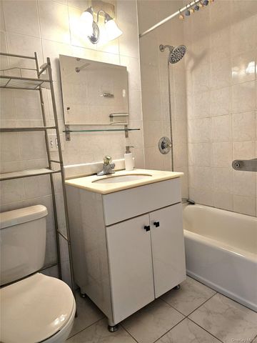98-25 64th Road 8F, Rego Park, NY 11374