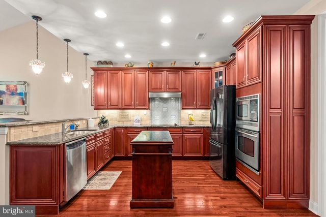 247 SYDNEY RD, Holland, PA 18966