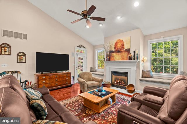 247 SYDNEY RD, Holland, PA 18966