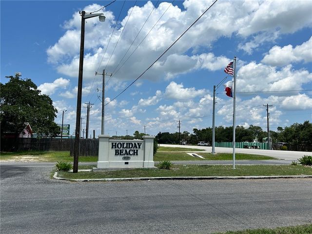 284 Kingfish Dr, Rockport, TX 78382