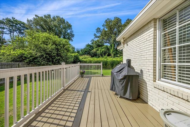 3781 S SWAN RIDGE CIR S, Memphis, TN 38122