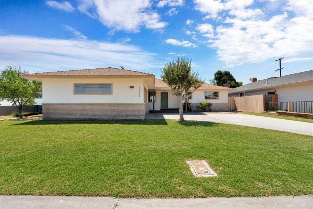 Image 2 of property listing at 3853 N Millbrook Avenue, Fresno, CA 93726