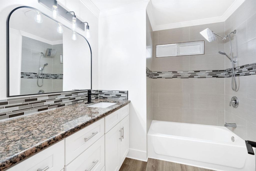 Image 20 of property listing at 3853 N Millbrook Avenue, Fresno, CA 93726
