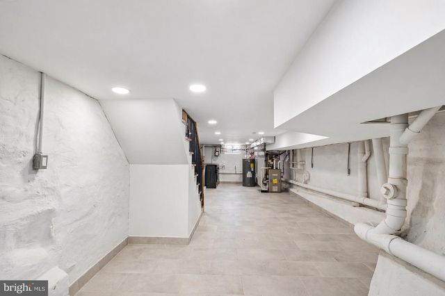 2076 E MONMOUTH ST, Philadelphia, PA 19134