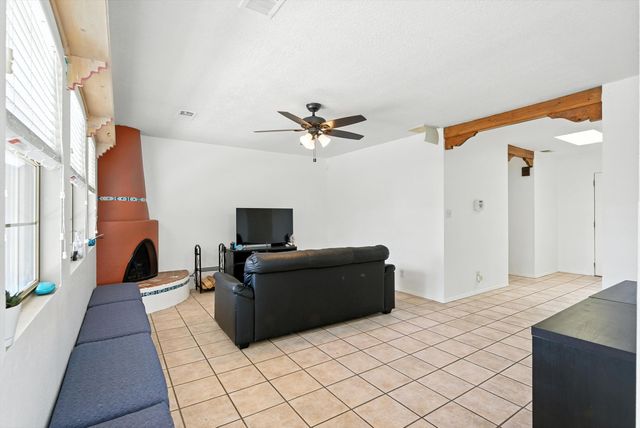 1332 ELKSLIP Drive NE, Rio Rancho, NM 87144