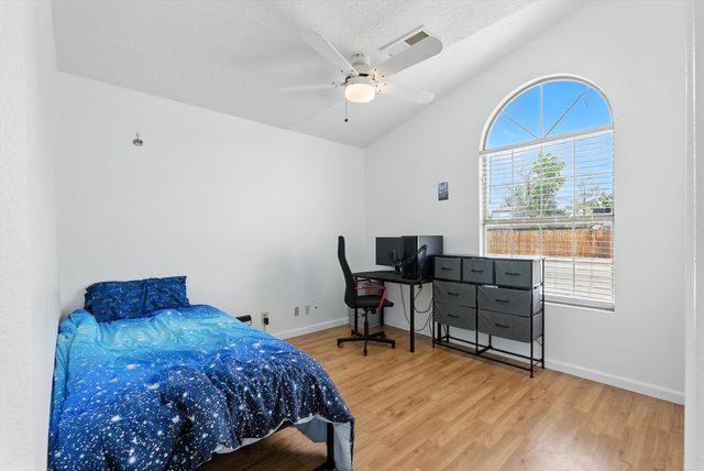 1332 ELKSLIP Drive NE, Rio Rancho, NM 87144