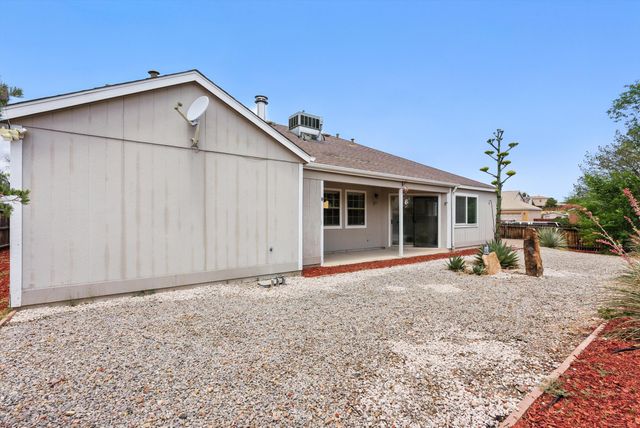 1332 ELKSLIP Drive NE, Rio Rancho, NM 87144