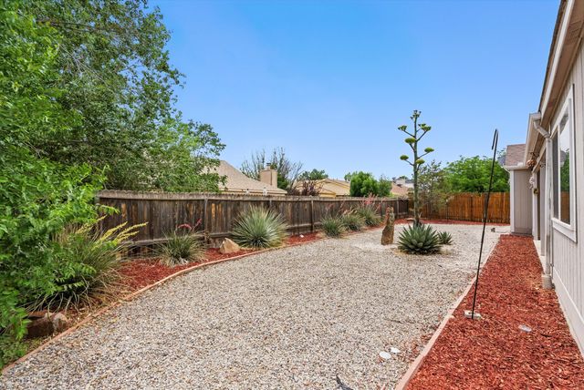 1332 ELKSLIP Drive NE, Rio Rancho, NM 87144