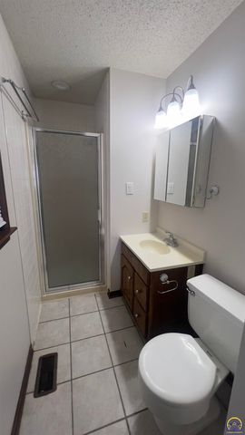 6016 SW 23rd ST, Topeka, KS 66614