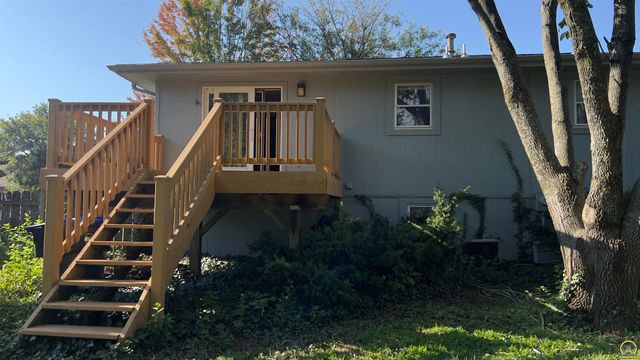 6016 SW 23rd ST, Topeka, KS 66614