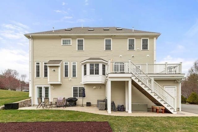 3 Great Acres Dr, Hanover, MA 02339