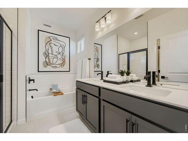 2827 Bear Springs Cir 14, Longmont, CO 80503