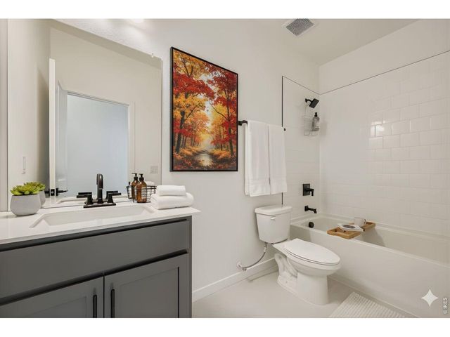 2827 Bear Springs Cir 14, Longmont, CO 80503