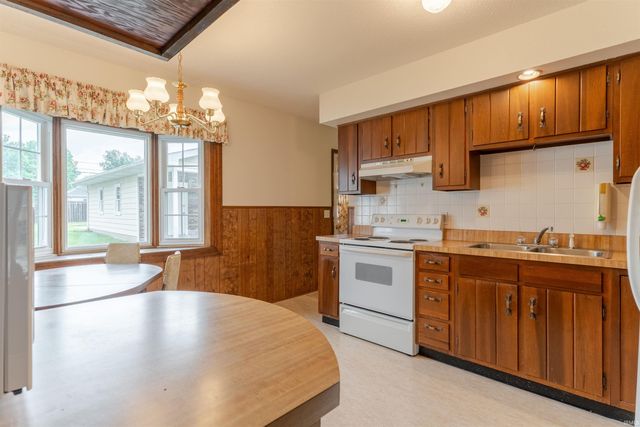 1113 Lohoff Avenue, Evansville, IN 47710