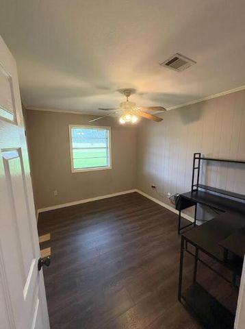 102 Circle Dr., Sumrall, MS 39482