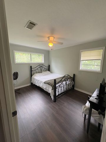 102 Circle Dr., Sumrall, MS 39482
