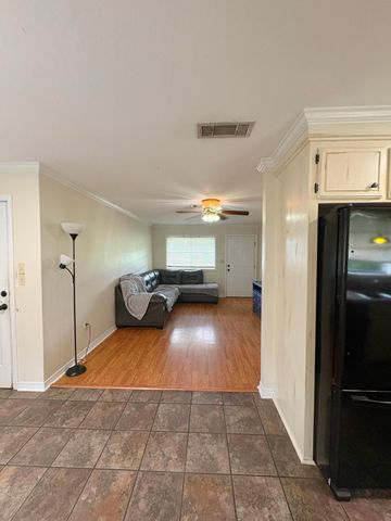 102 Circle Dr., Sumrall, MS 39482