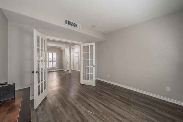 4343 Bellaire Drive S 137S, Fort Worth, TX 76109