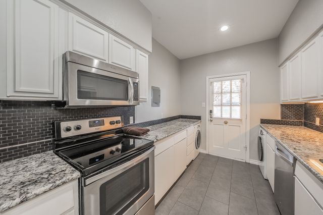 4343 Bellaire Drive S 137S, Fort Worth, TX 76109