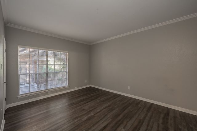 4343 Bellaire Drive S 137S, Fort Worth, TX 76109