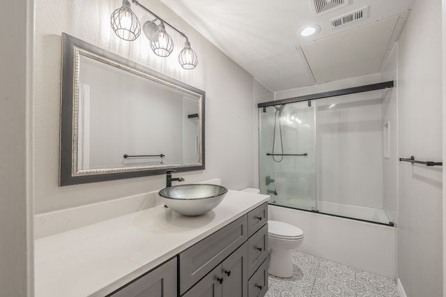 4343 Bellaire Drive S 137S, Fort Worth, TX 76109