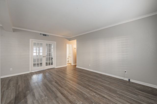 4343 Bellaire Drive S 137S, Fort Worth, TX 76109