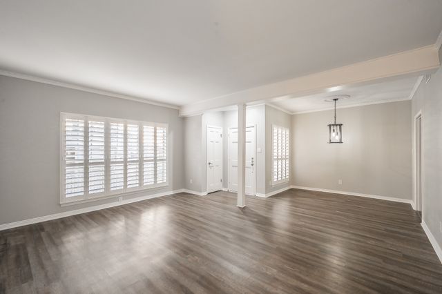 4343 Bellaire Drive S 137S, Fort Worth, TX 76109