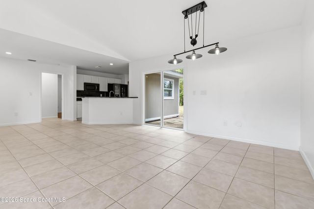 582 Sea Crest Avenue SW, Palm Bay, FL 32908