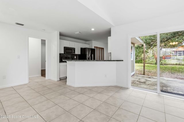 582 Sea Crest Avenue SW, Palm Bay, FL 32908
