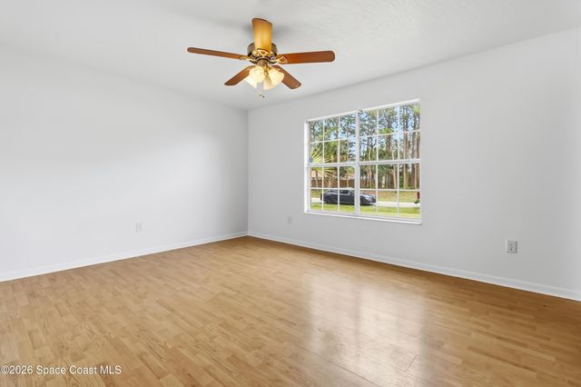 582 Sea Crest Avenue SW, Palm Bay, FL 32908