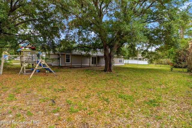 582 Sea Crest Avenue SW, Palm Bay, FL 32908