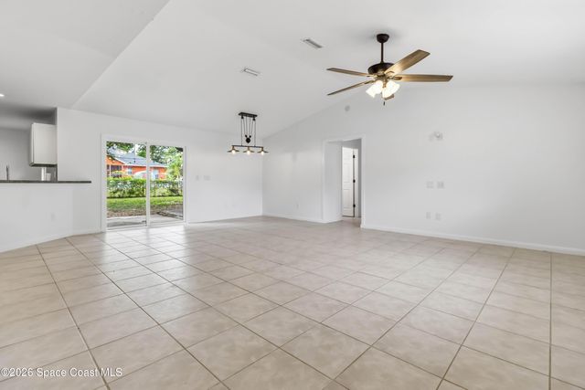 582 Sea Crest Avenue SW, Palm Bay, FL 32908