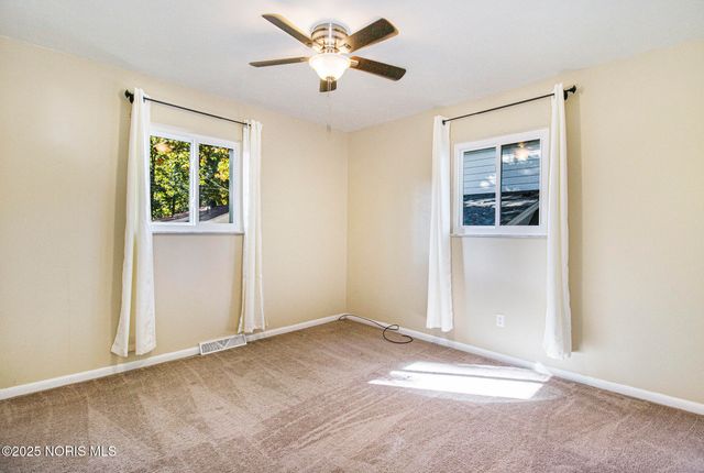 4235 Oakcrest Road, Toledo, OH 43623