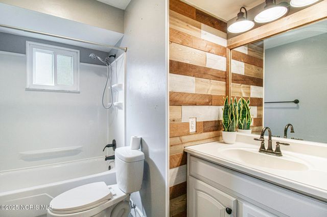 4235 Oakcrest Road, Toledo, OH 43623