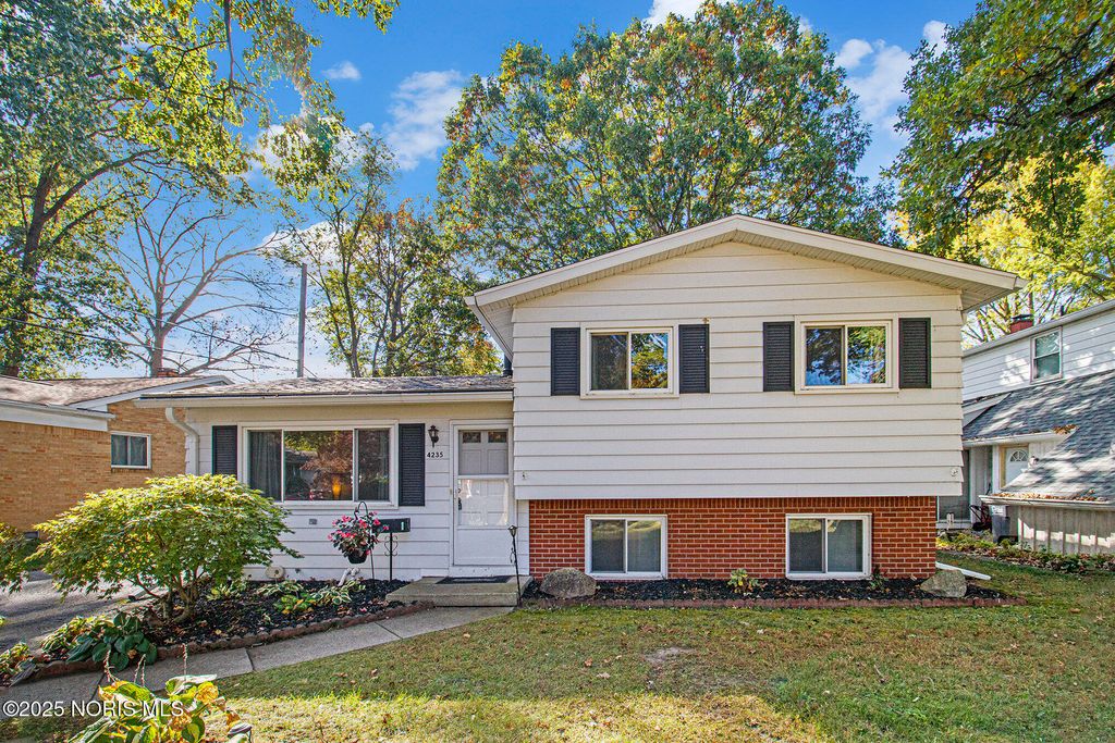 4235 Oakcrest Road, Toledo, OH 43623