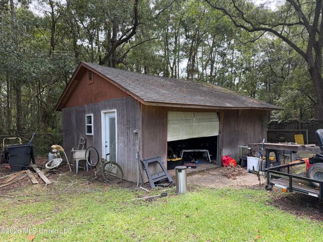 9234 Guywood Road, Moss Point, MS 39562