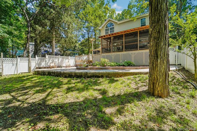 9 Morgans Way, Greenwood Lake, NY 10925