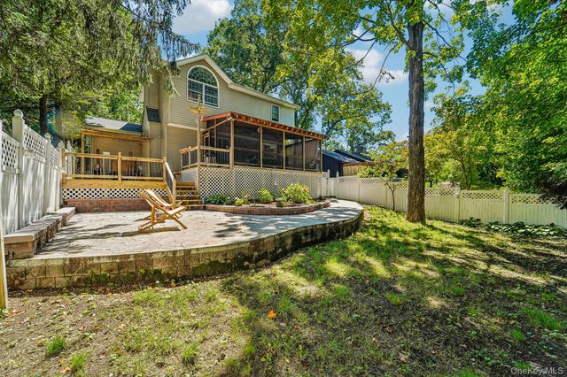 9 Morgans Way, Greenwood Lake, NY 10925
