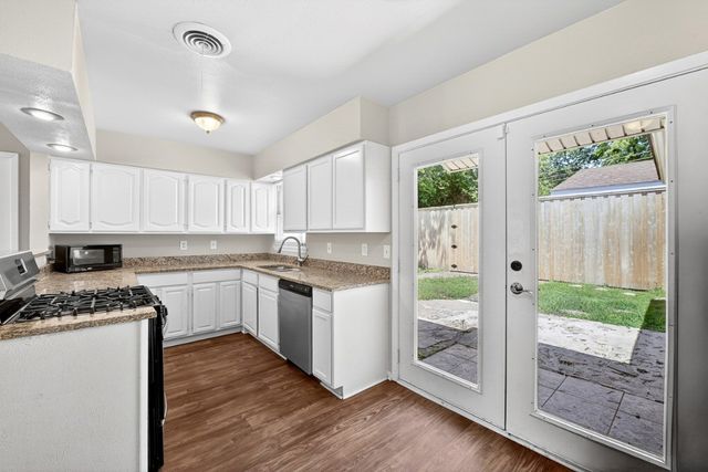 2539 Hillsboro Avenue, Dallas, TX 75228