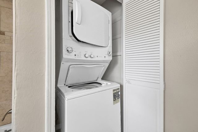 2539 Hillsboro Avenue, Dallas, TX 75228