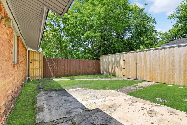2539 Hillsboro Avenue, Dallas, TX 75228