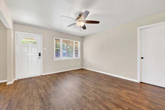 2539 Hillsboro Avenue, Dallas, TX 75228